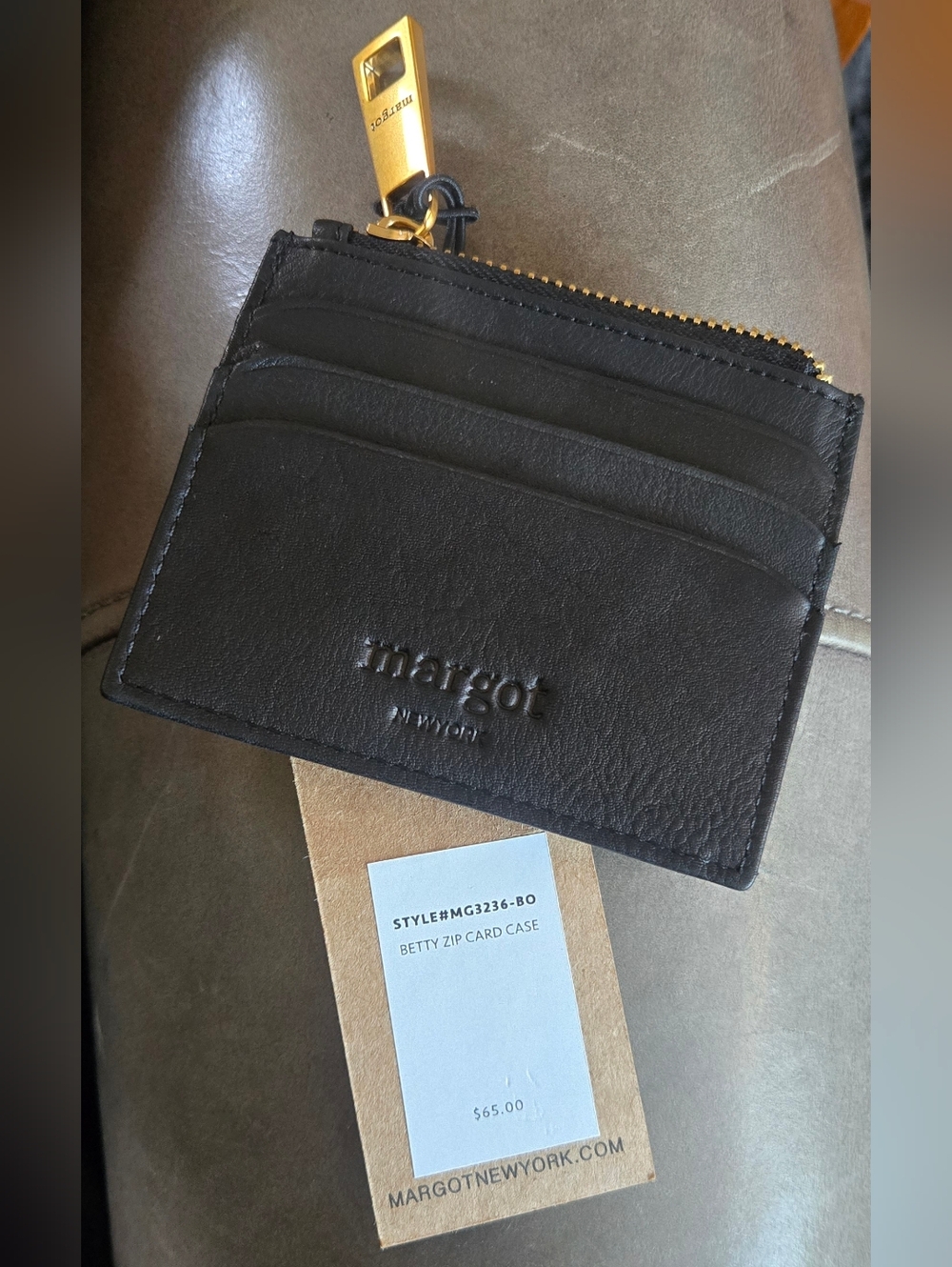 New Margot New York Genuine Leather Betty Zip Card Case
